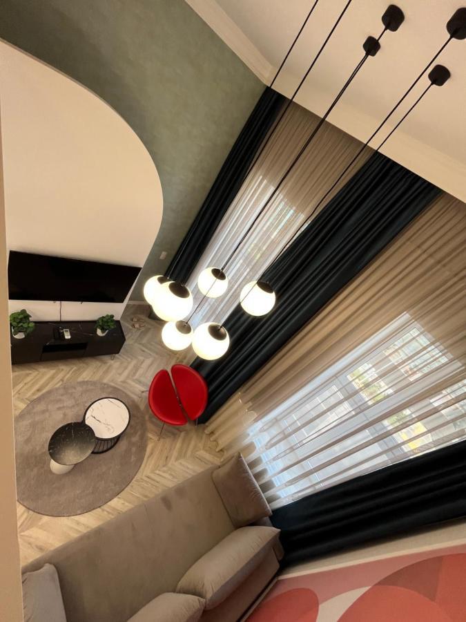 Central Gallery Apartment Debrecen Bagian luar foto